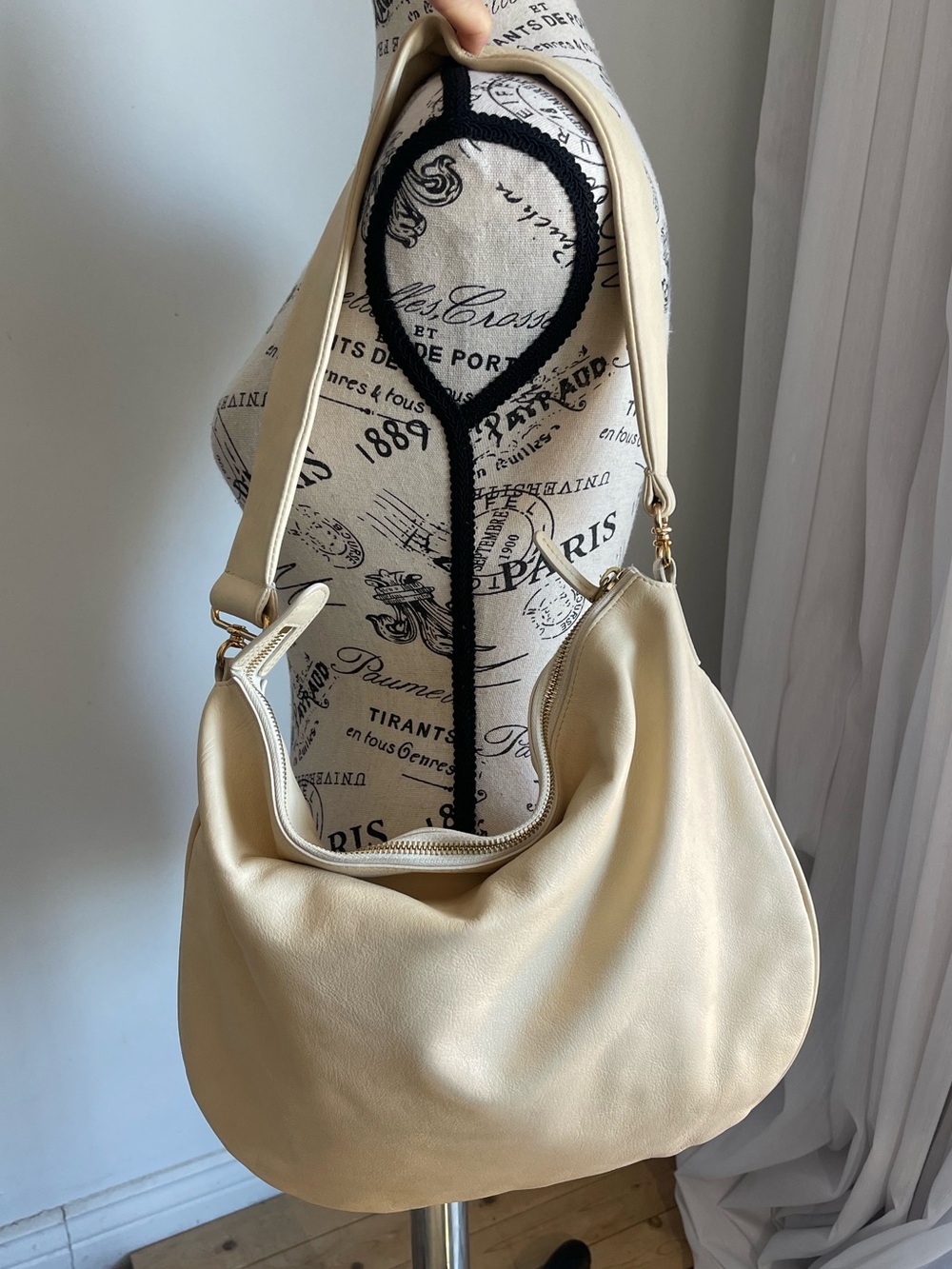 Mansur Gavriel Soft Hobo Cream Shoulder Swing Bag